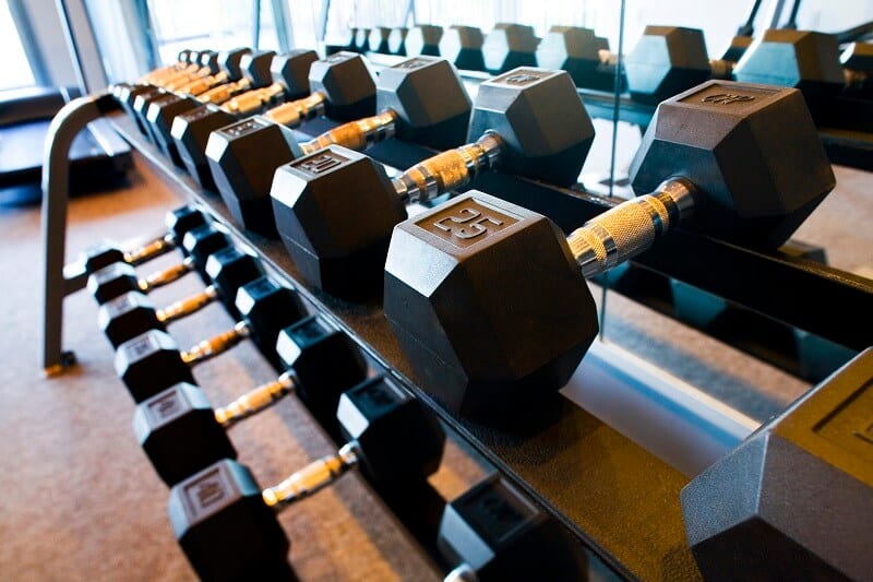 Free weights on shelves